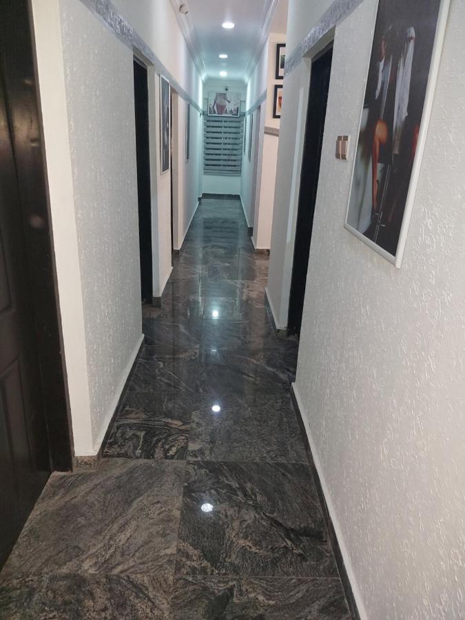 Rush Hotel & Apartments ラゴス エクステリア 写真